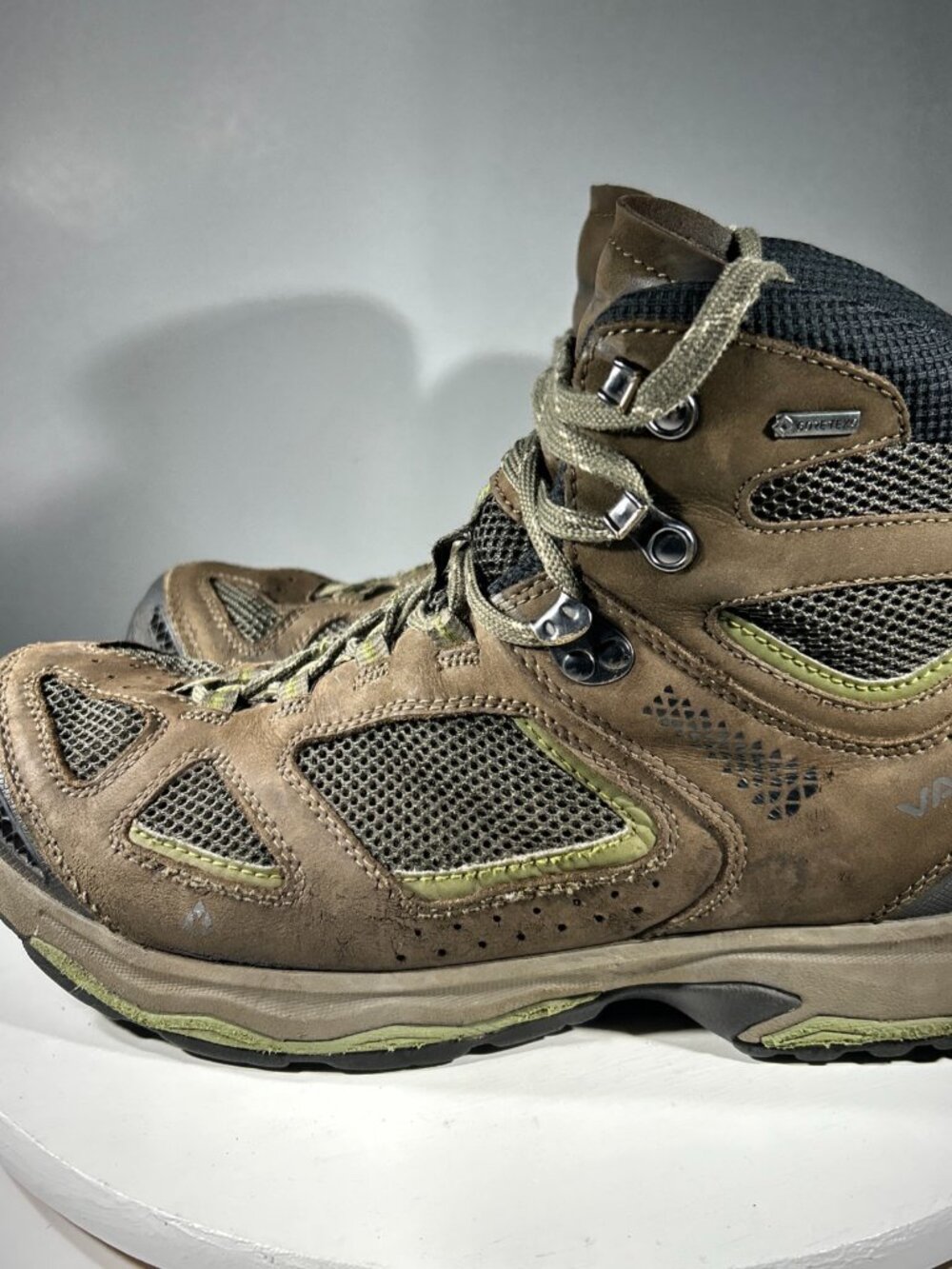 Vasque Breeze III GTX Mens Trail Hiking Boots Size 12 WIDE Brown Gore-Tex Vibram